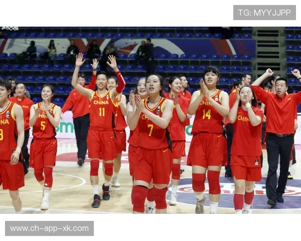 中国篮球与国际交流合作日益频繁，增强国家影响力，新华社_中国篮球与中国足球